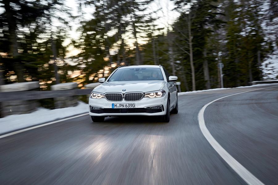  BMW 520d Touring Luxury Line 2017 года  (WW) (фото 10 из 40)